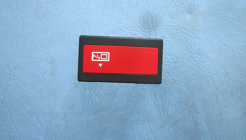 Commutateur de rocker (porte arrière du passager)-1