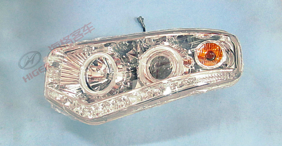 Feu avant avant à gauche (gouvernail droit)-1