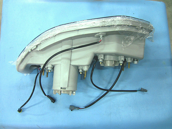 Right front combination light-1
