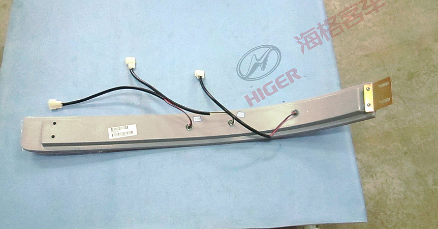 左后组合灯(顶)