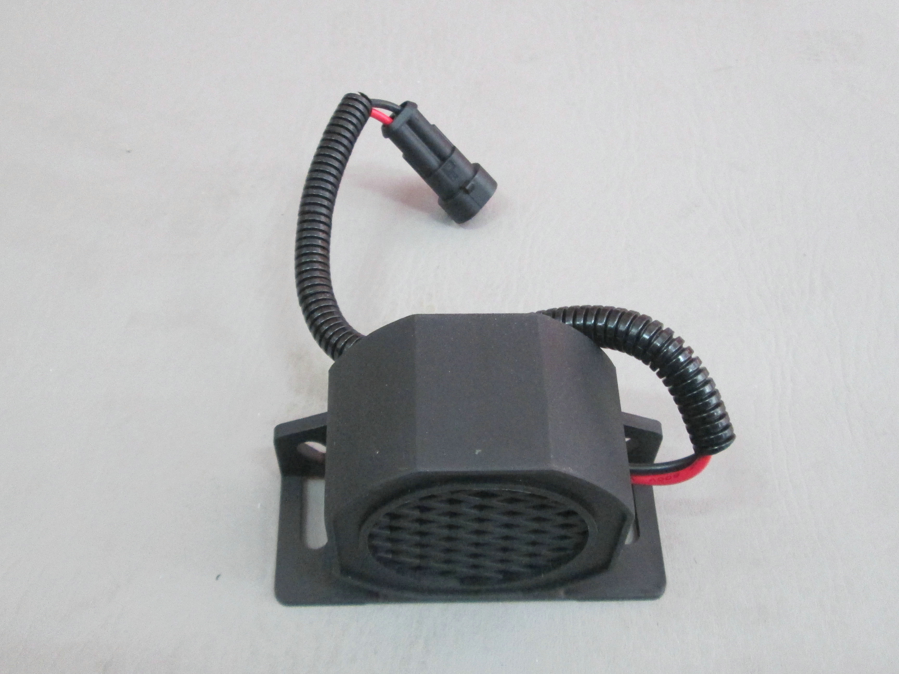 Buzzer (reversal voice)