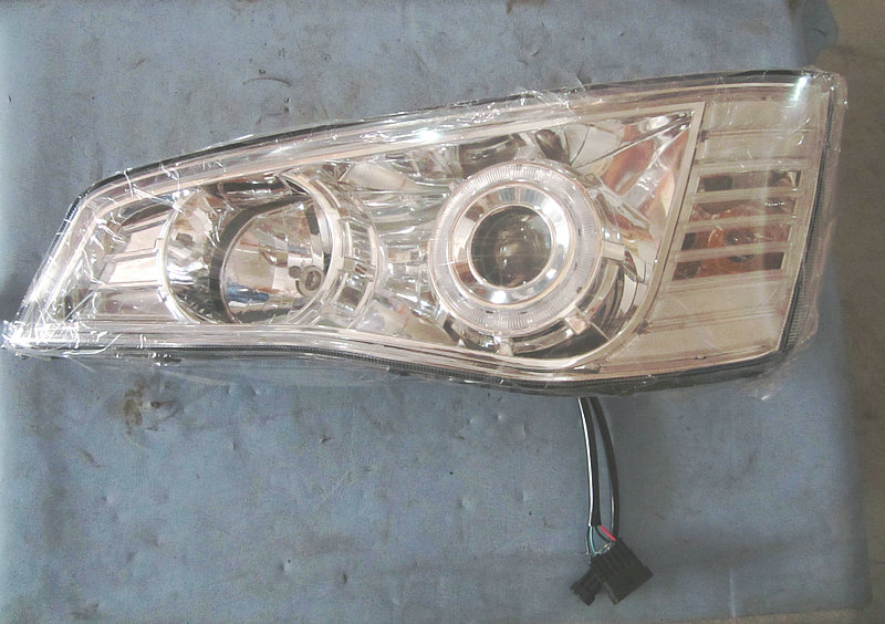 Left front combination light