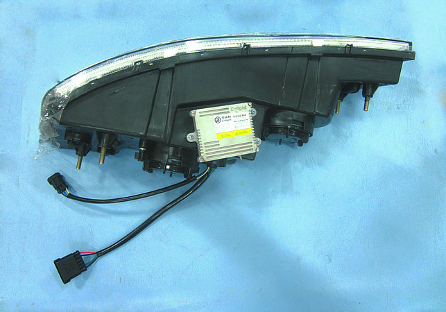 Lumière avant de combinaison droite-1