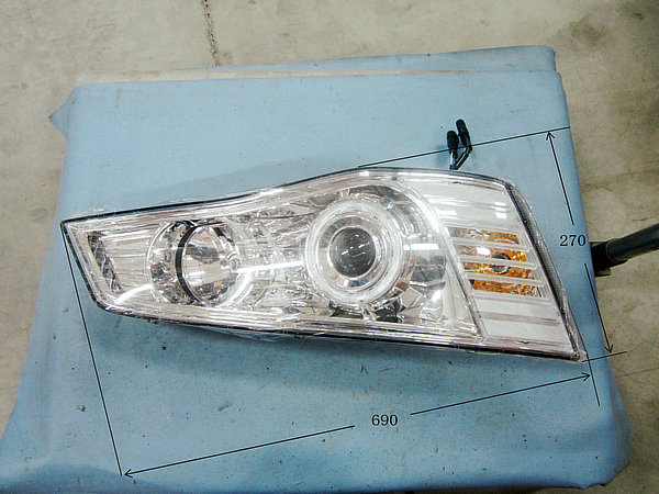 Right front combination light