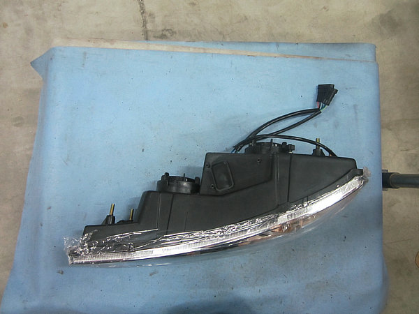 Right front combination light-1