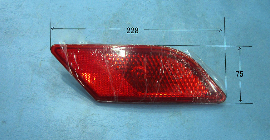 Rear reflector (right rear)-1