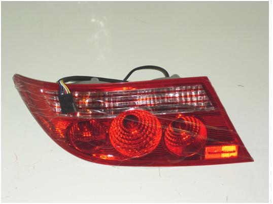 Feu Combinaison arrière gauche