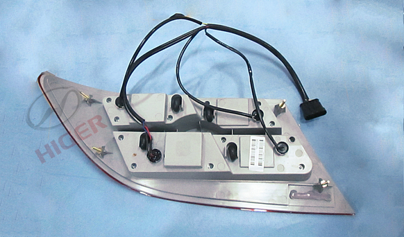 Rear combination light (right)-1