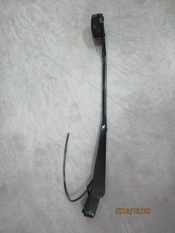 Wiper arm (left)