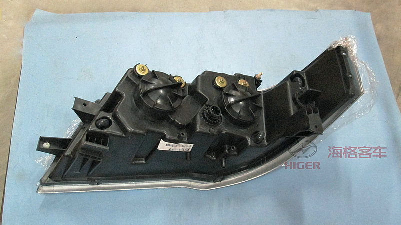 Lumière combinée (avant droit)-1