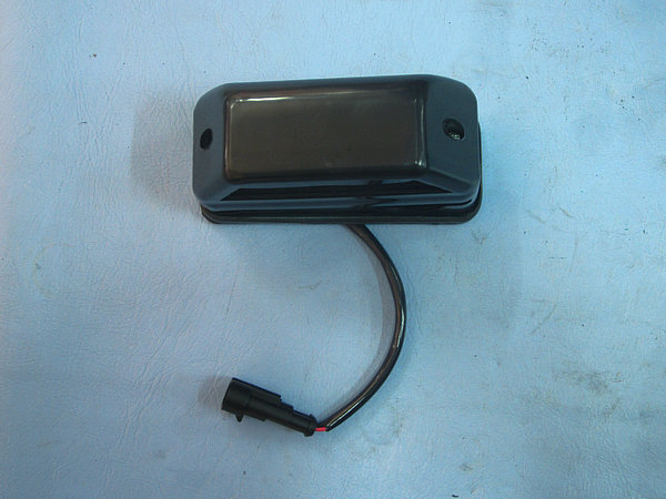 Feu de plaque d'immatriculation arrière (à gauche)