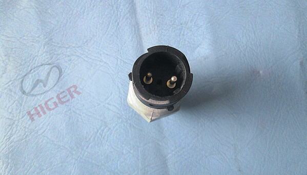 Sensor (hand brake pressure switch)