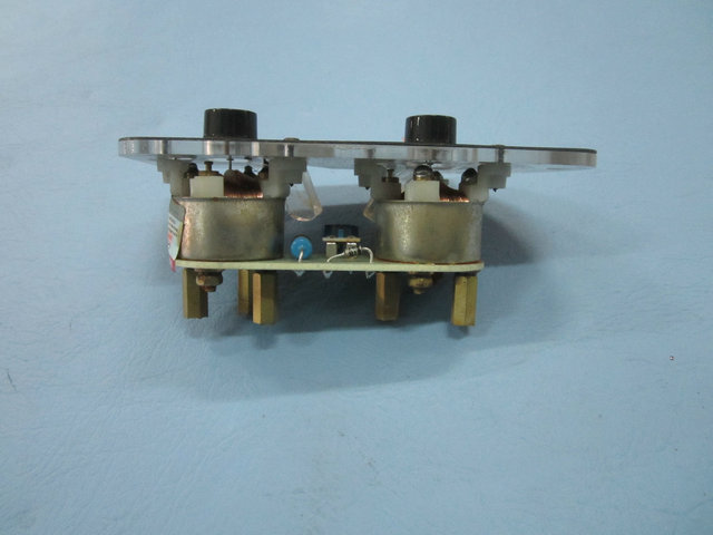 Groupe d'instruments (tension et pression d'huile)-1