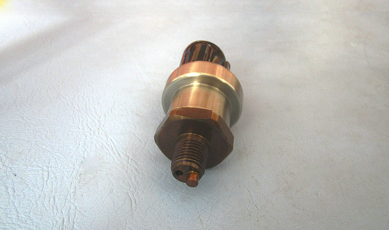 Oil pressure temperature sensor