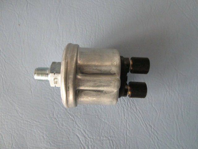Sensor (oil pressure)