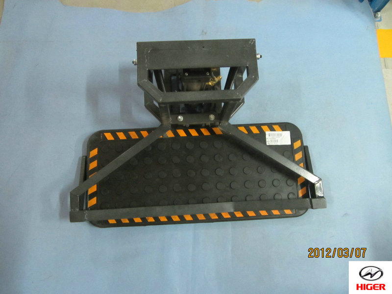 Pneumatic telescopic step-1