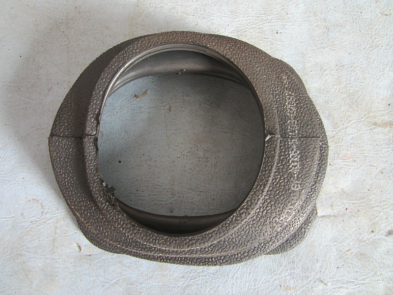 Steering column sealing sleeve