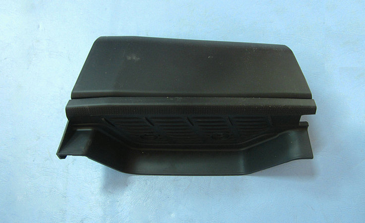 副司机门踏板盒护板-1