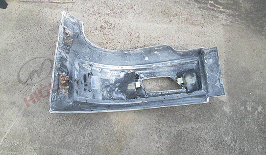 Front bumper (left piece)-1