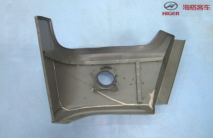 Front bumper (left piece)