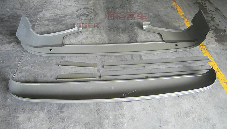 Спереди по окружности кожуры в сборе