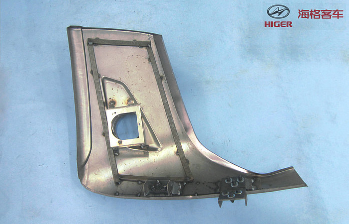 前保险杠右片-1