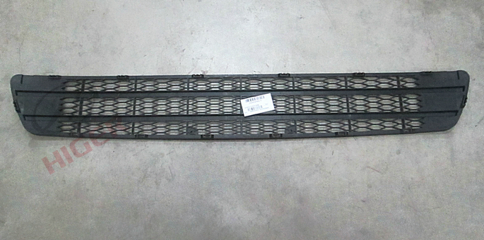 Front bumper (center air intake grille)