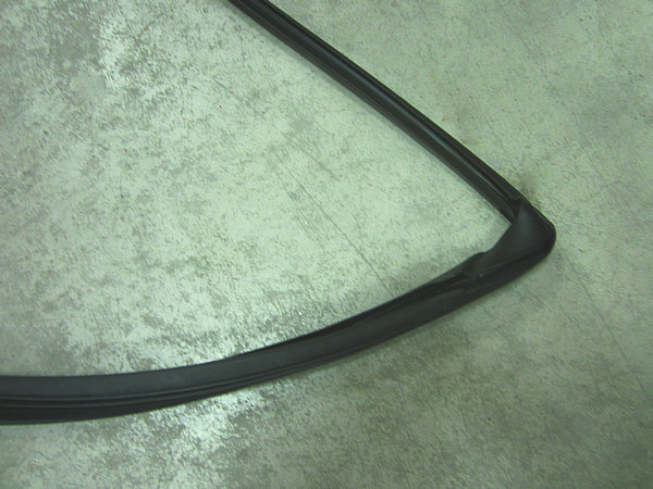 Front window seal strip-1