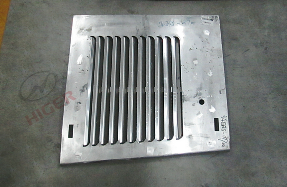 Side tail hatch door (right)