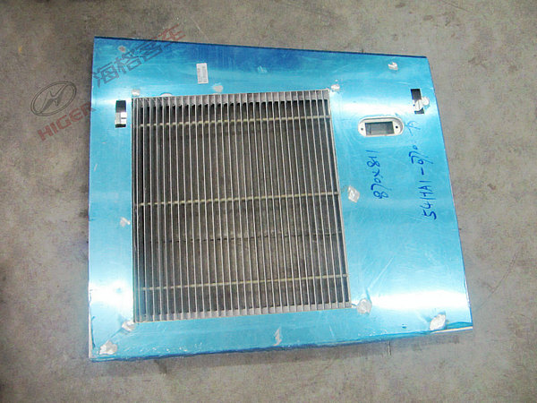 Side tail hatch door (right)