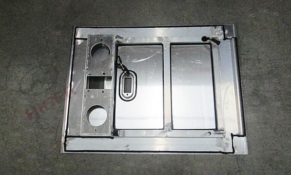 Rear wheel rear hatch (right)-1