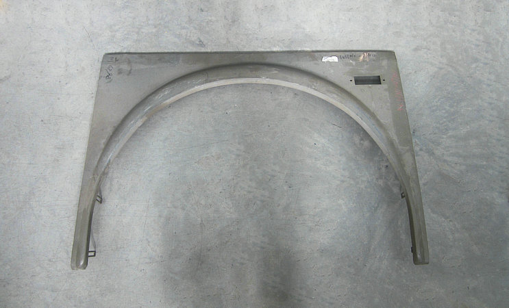Wing plate (right front)
