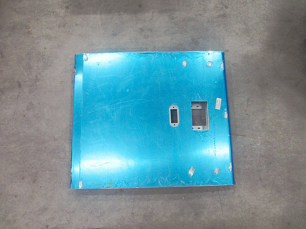 Rear wheel rear hatch (right)-1