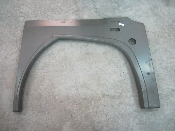 Wing plate (right front)-1
