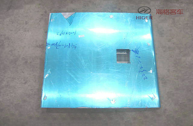 Porte à bagages (montage avant de la porte centrale)-1