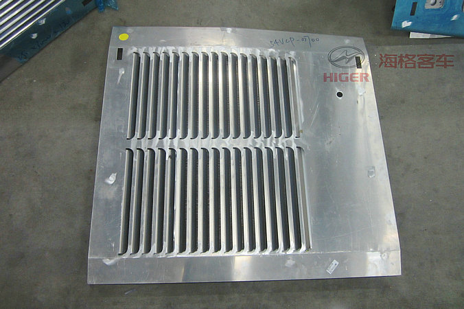 Боковая задняя дверь (справа)