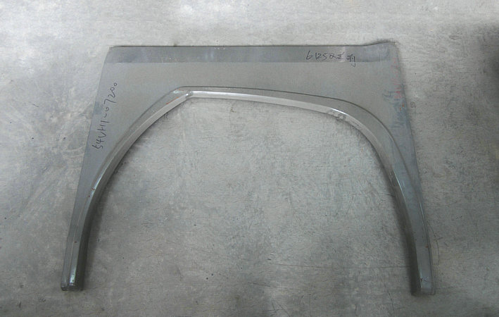 Wing plate (right front)