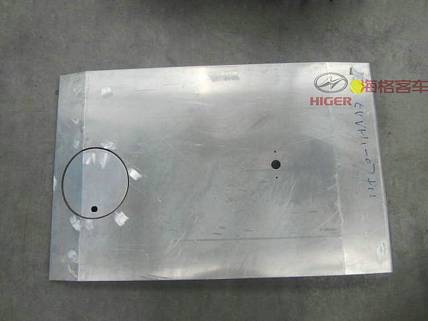 Fuel tank door (right)-1