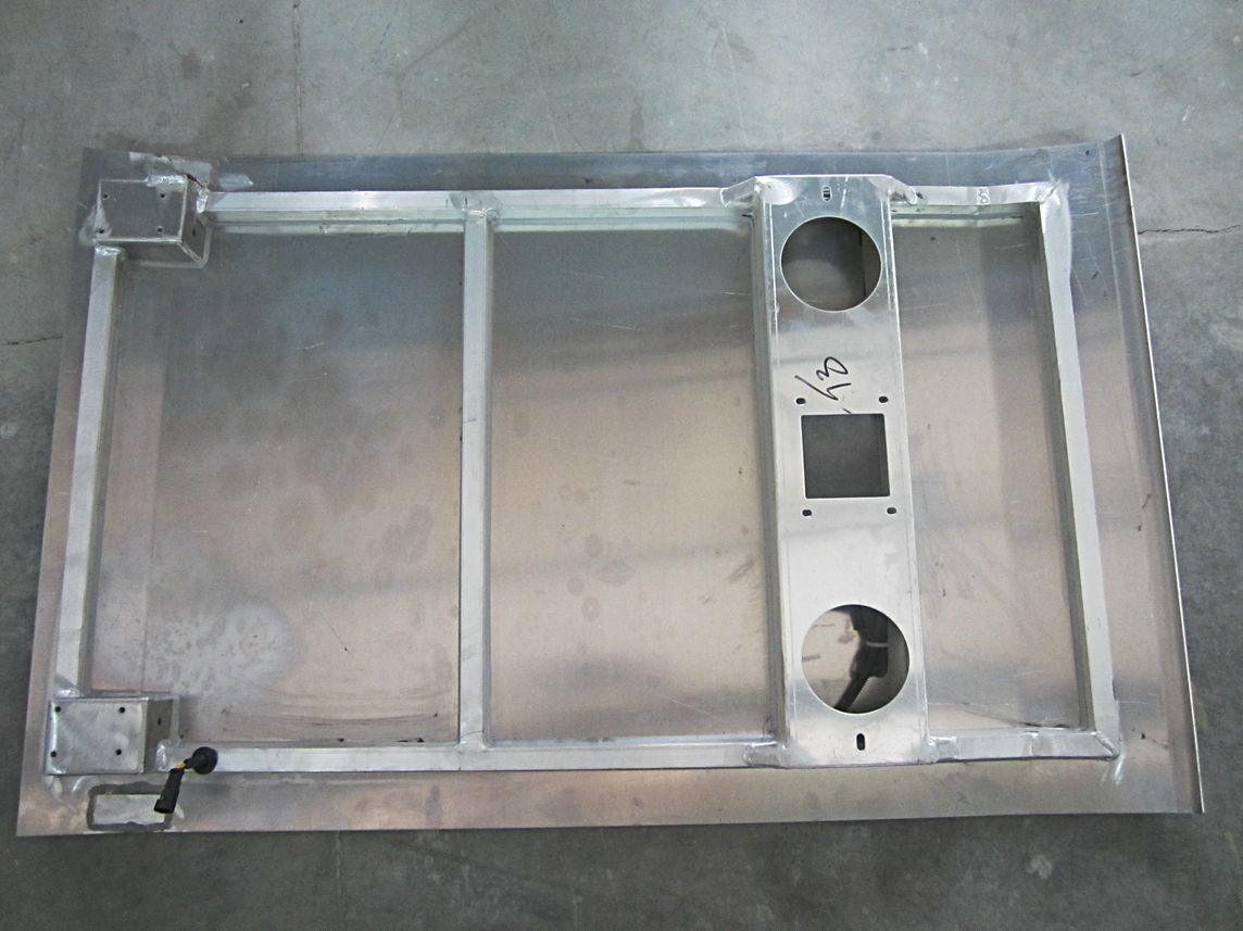 Rear wheel rear hatch (right)-1