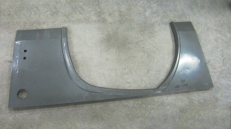 Wheel wing plate (right rear/middle door rear)