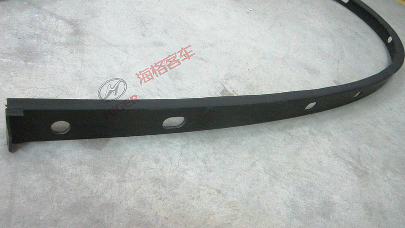 Right skirt decorative strip