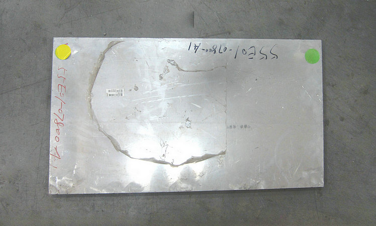 Driver's window outer panel (made of aluminum)