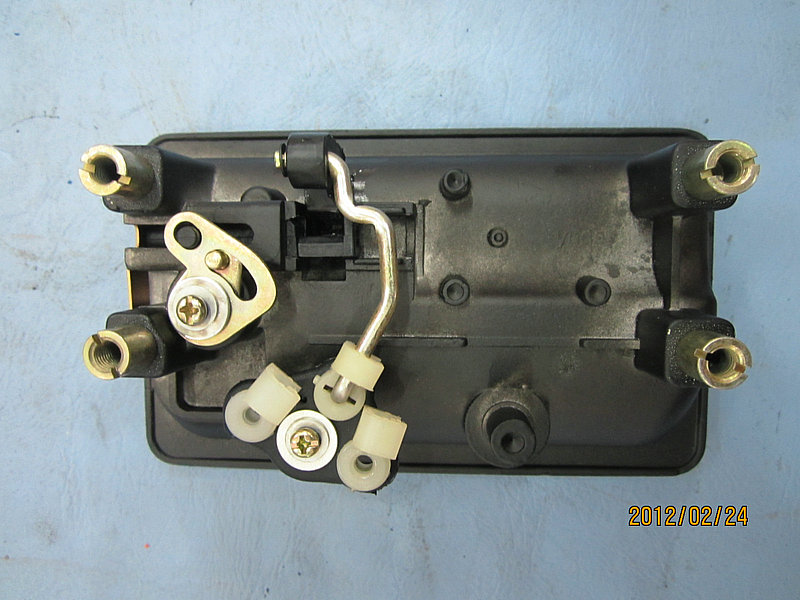 Замок в сборе (багажное отделение)-1