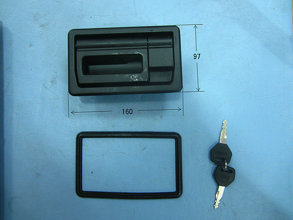 Hammer door lock assembly (panel cabin)