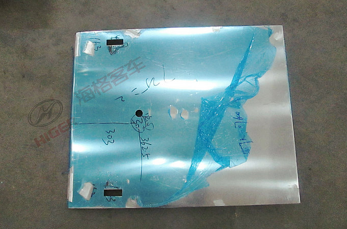 Rear wheel rear hatch (left)-1