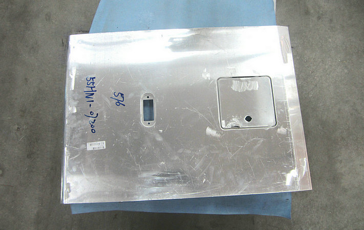 Fuel tank door (left)-1