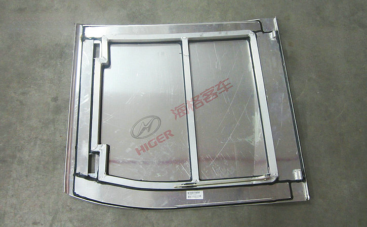 Porte de la fenêtre du conducteur (poignée mécanique)