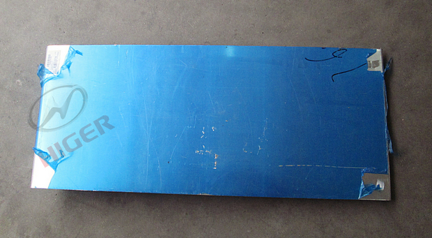 Rear wheel front hatch door (enclosed)