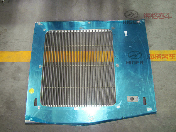 Porte d ' écoutille latérale de la queue (à gauche)-1