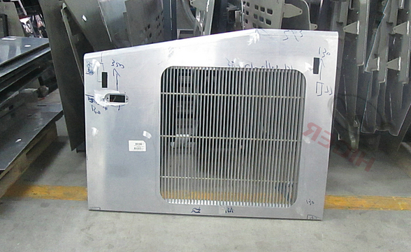 Side tail hatch door (left)